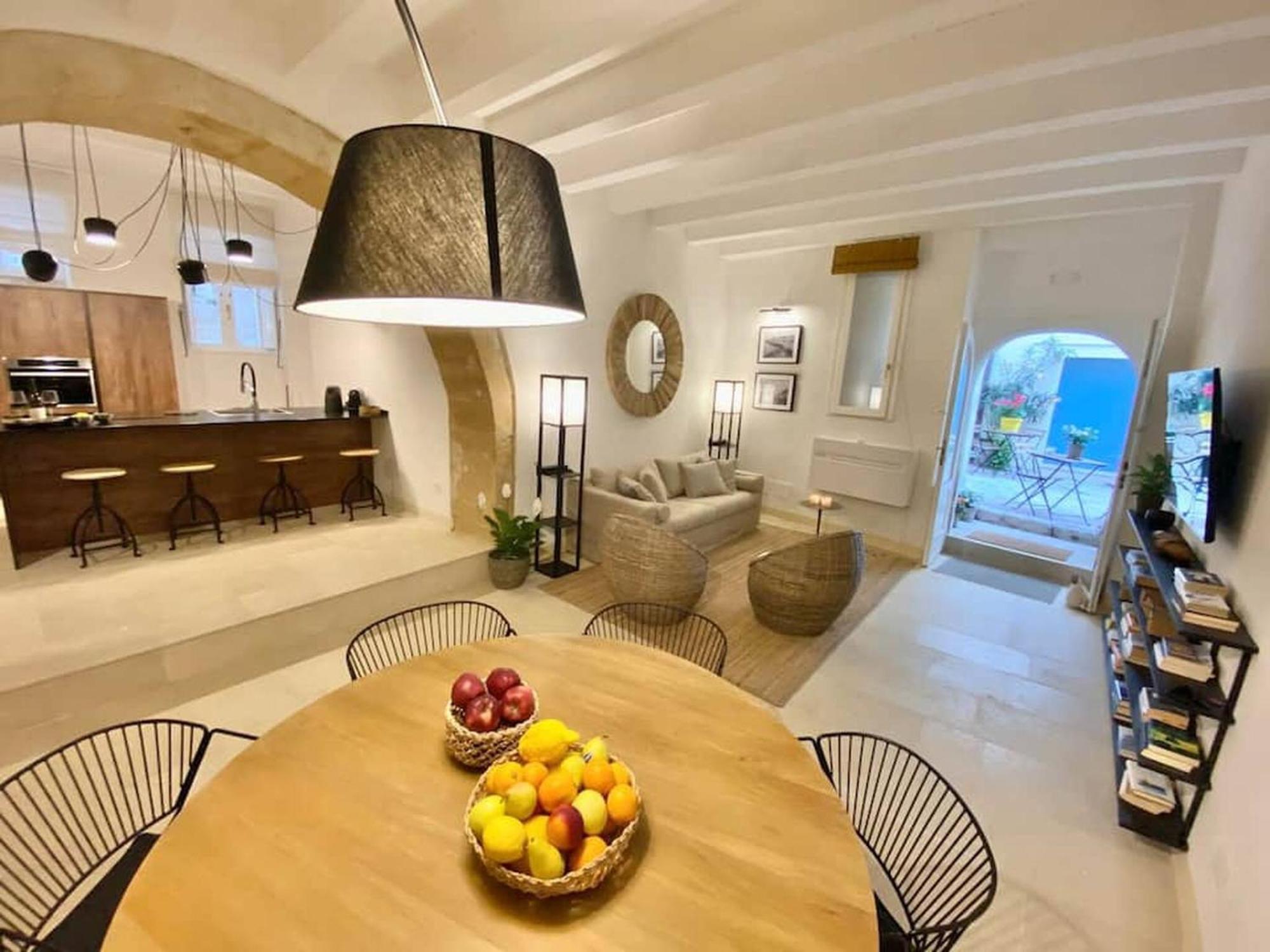 Croce Luxury With Air Conditioning, Wi-fi N0975